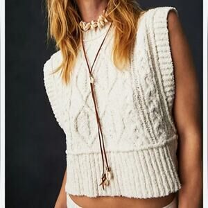 Free PeopleFree People Rowan Ivory Crop Sweater Vest Top. Size XS